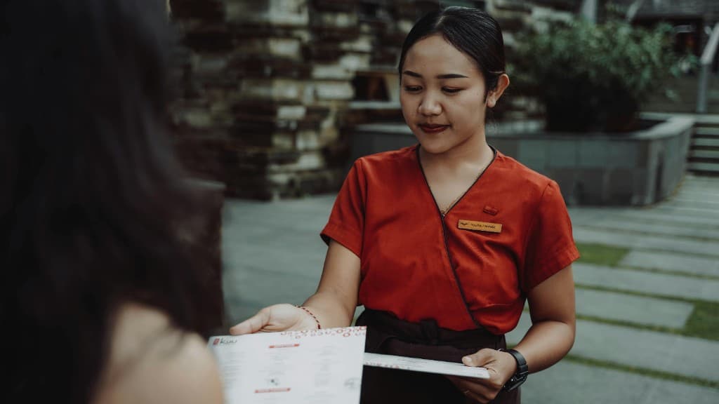 How HNDs Teach Customer Experience Management in Hospitality