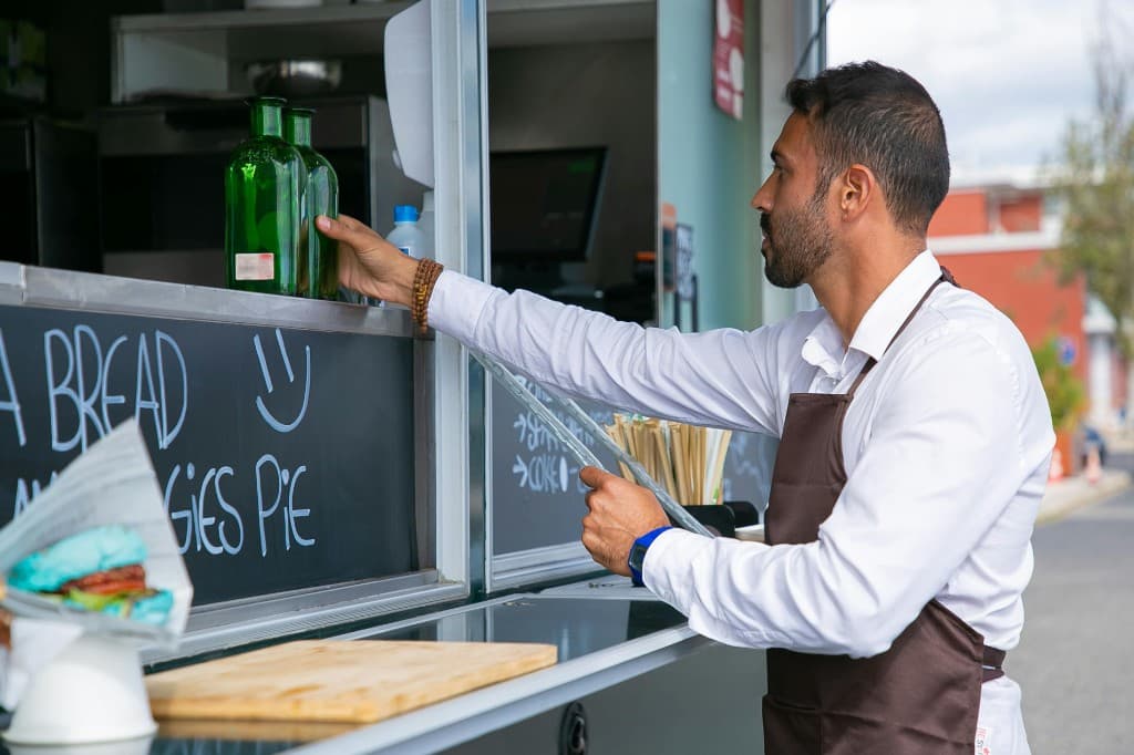 Hotels and Restaurants: Different Management Approaches Explained