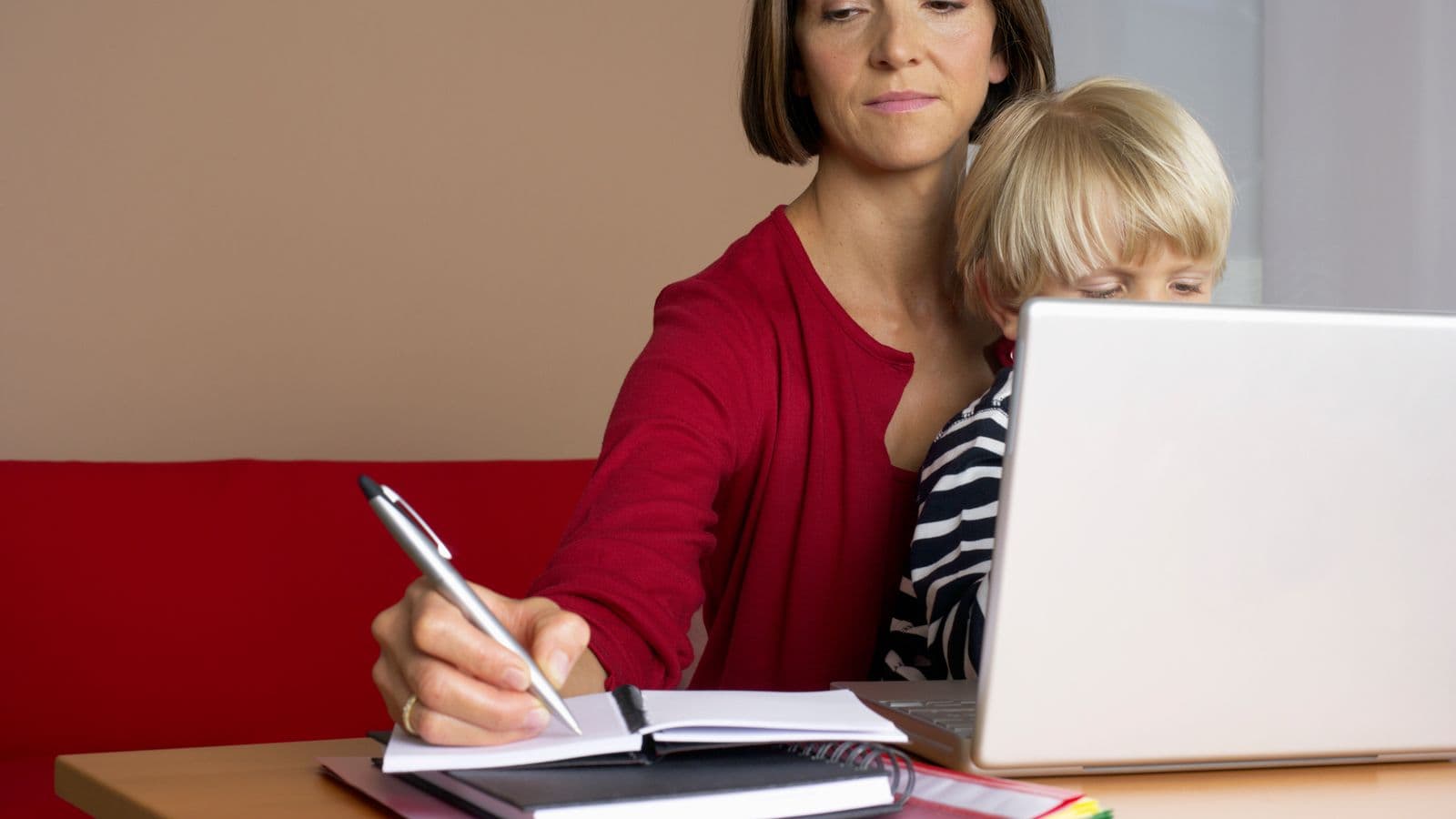 Can You Get a Childcare Grant for an HND? Student Finance for Parents Explained