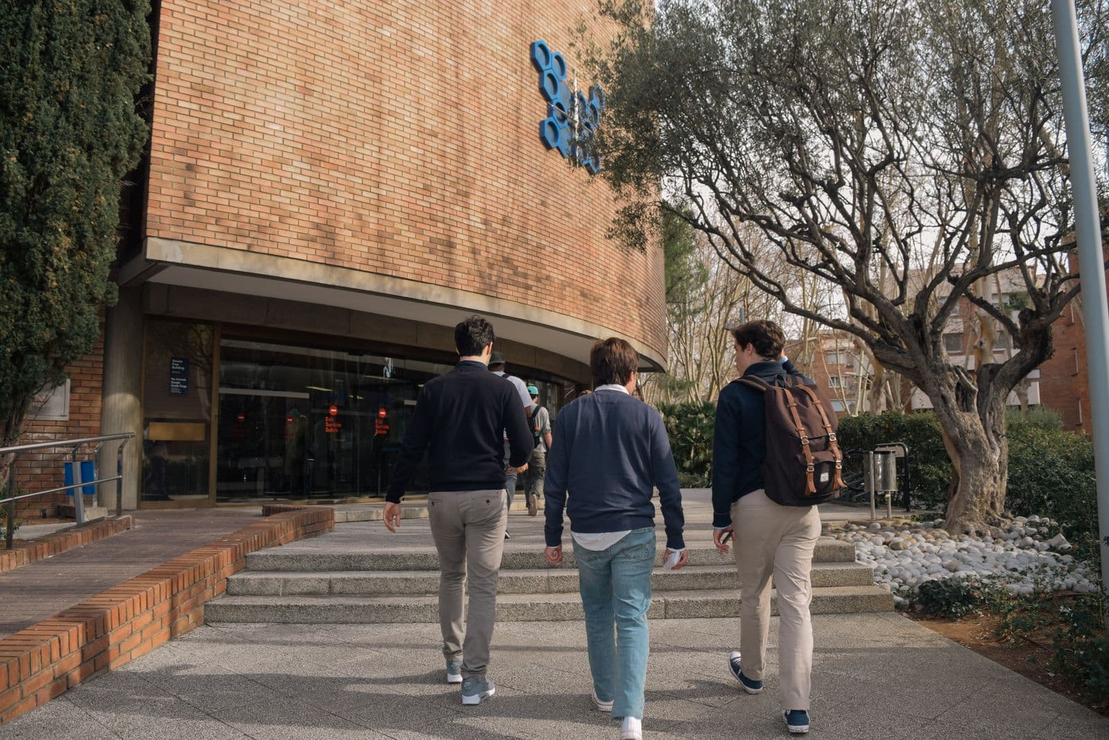 15 Questions to Ask at a College Open Day Before You Enrol